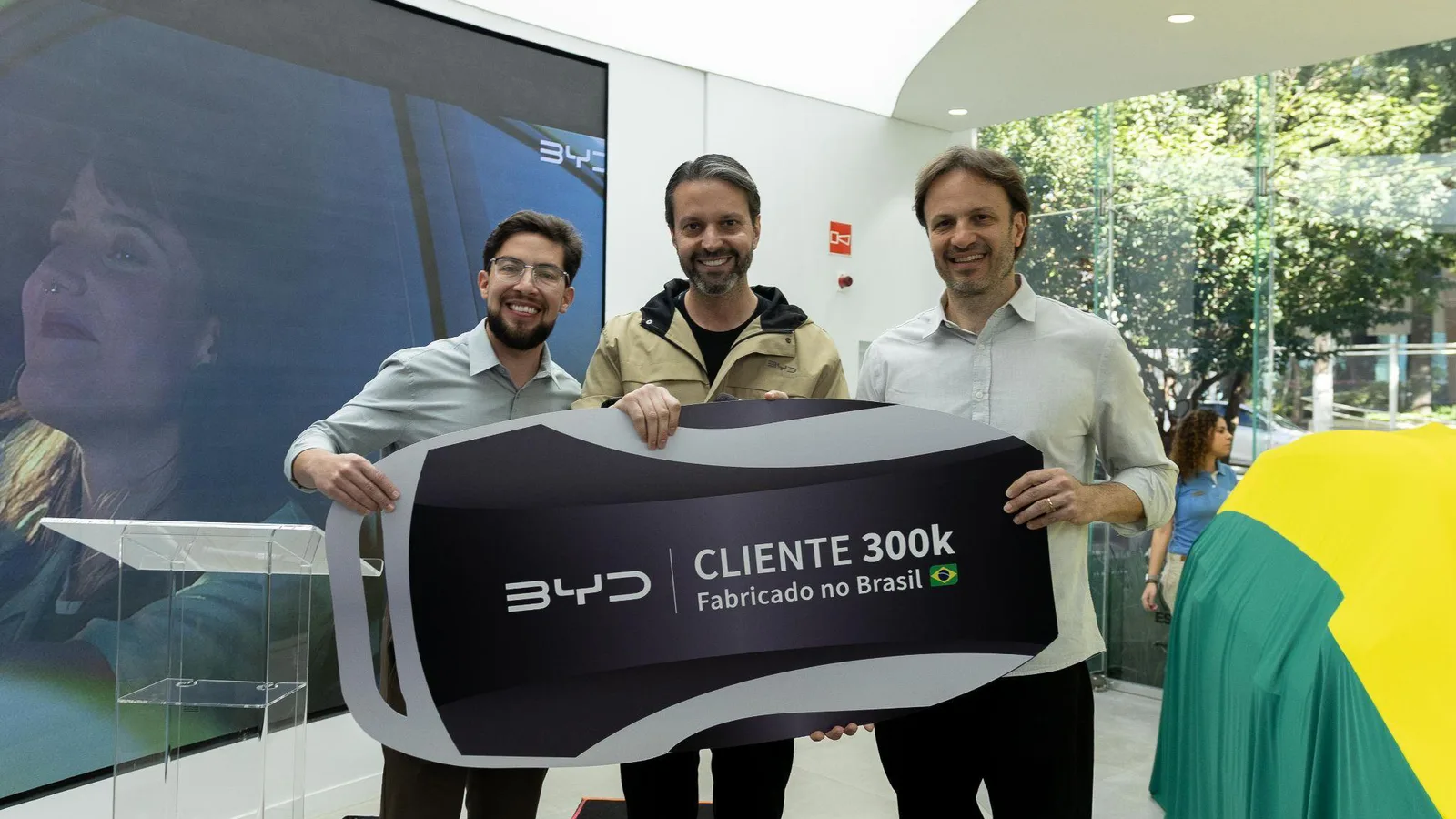 BYD chega a 300 mil carros vendidos no Brasil, com o Dolphin Mini na liderança
