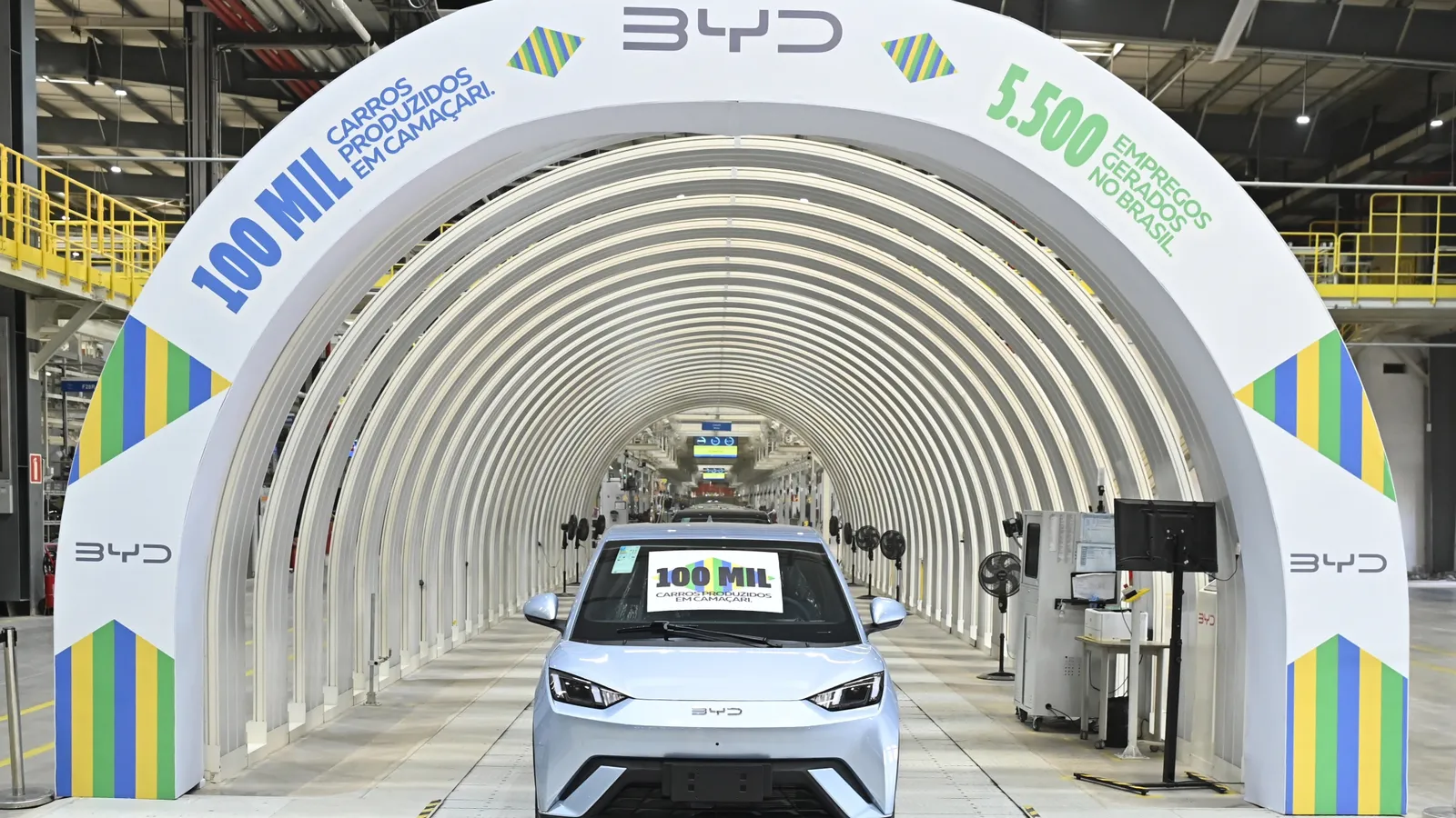 BYD celebra 100 mil carros produzidos em Camaçari e 5,5 mil empregos em apenas 9 meses