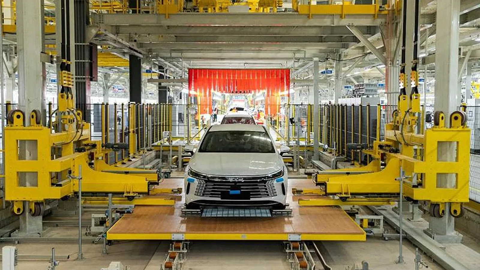 BYD acelera fábrica de Camaçari: testes de pintura, estamparia e mil vagas