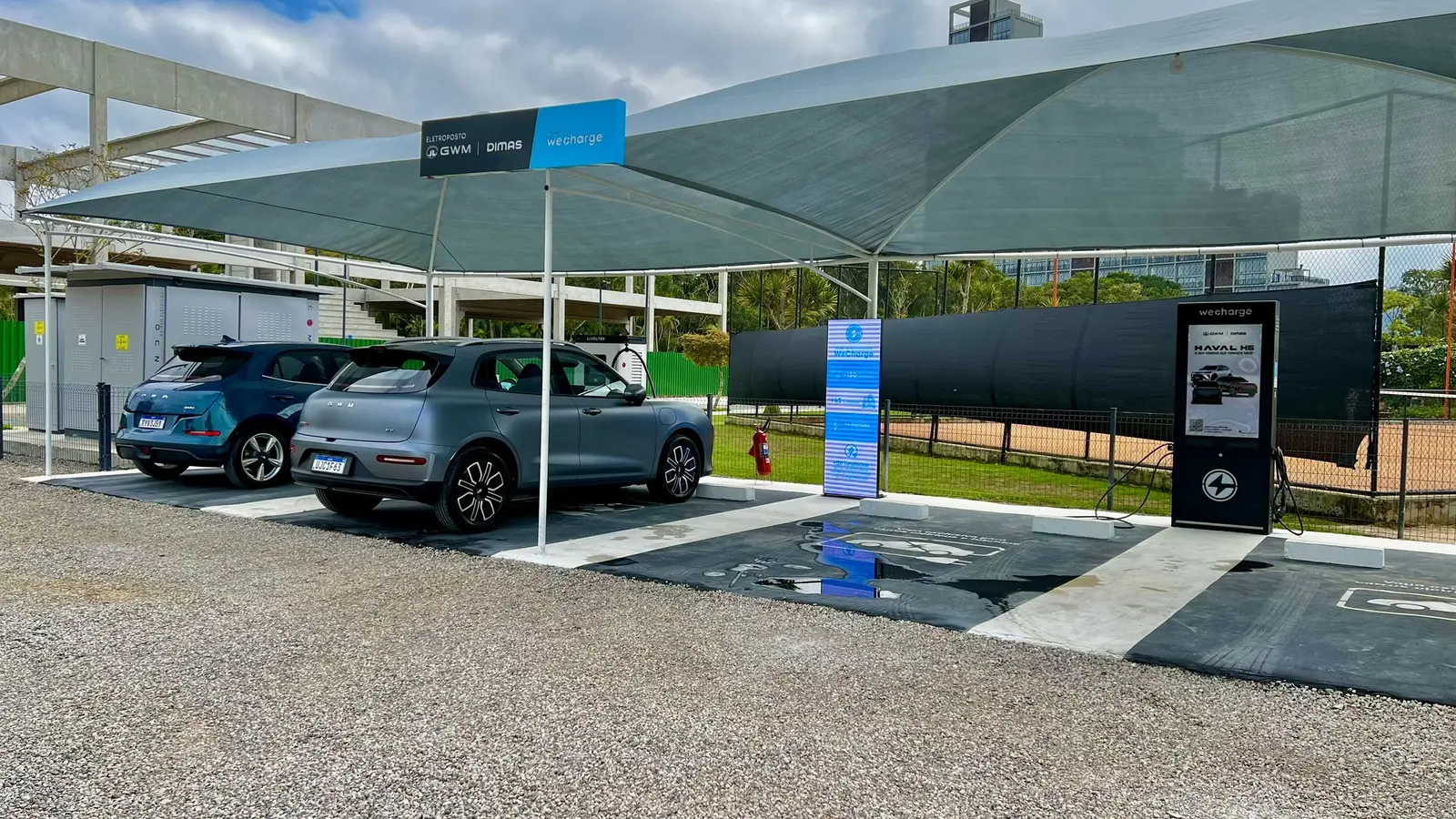 GWM inaugura hub de recarga com carregador de 120 kW em Porto Belo (SC)