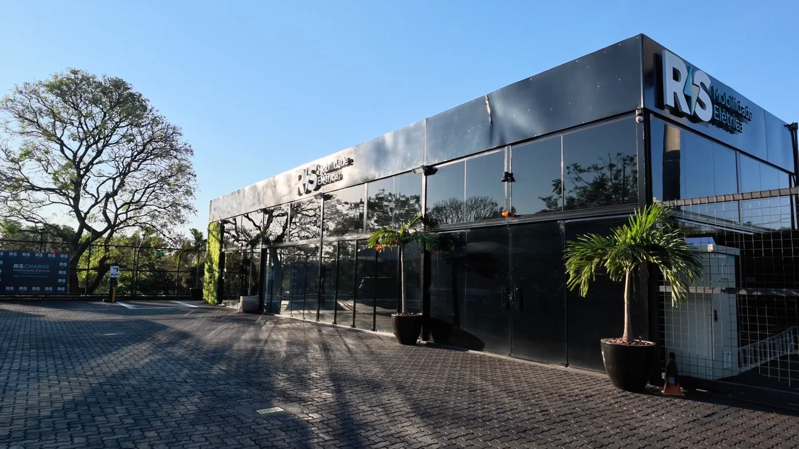 Ribeirão Preto ganha hub de recarga 24 horas com carregador de 120 kW